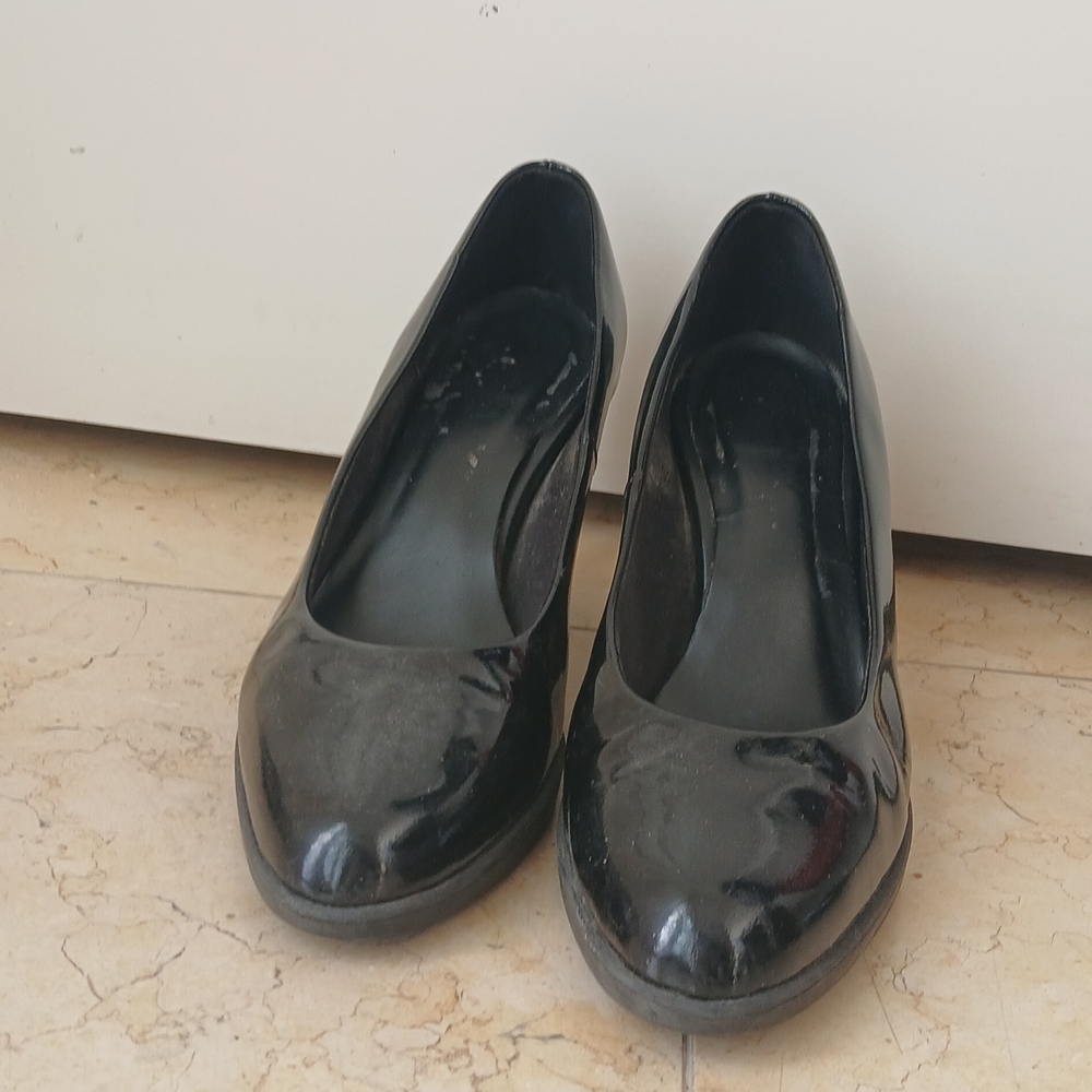 THE FLEXX Shiny Black Women's Heels